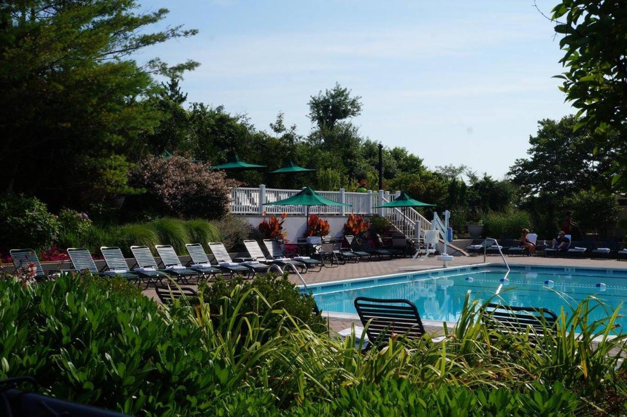 Готель Montauk Manor Екстер'єр фото The pool at the Ocean House